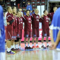 Latvijas izlases basketbolisti brīvdienā atpūtīsies ar ģimenēm