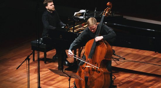 Ventspilī jaunu programmu atskaņos kontrabasists Oskars Bokanovs un pianists Rihards Plešanovs