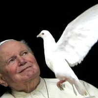 Комиссия Ватикана признала Иоанна Павла II святым