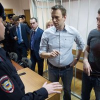 Krievijas tiesa atstāj spēkā brāļiem Navaļnijiem piespriestos sodus