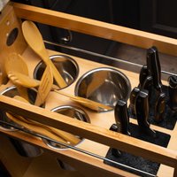 10 idejas virtuves piederumu novietošanai