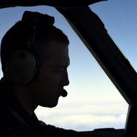 Мальчик умер в полете после отказа пилота развернуть самолет