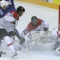 Miglainā hokejā Francija 'sausā' apspēlē Austriju