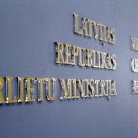 Латвия возмущена решением России не впускать в страну Калниете