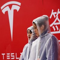 'Tesla' Ķīnā atsauks vairāk nekā 285 000 automobiļu
