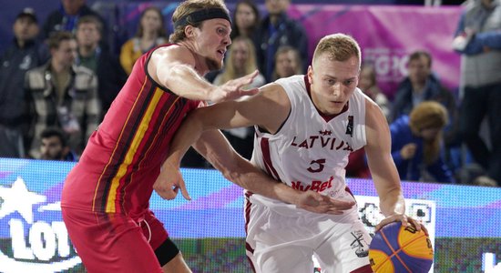 Latvijas 3x3 basketbolisti dominējoši sāk Parīzes olimpisko spēļu kvalifikāciju