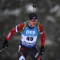 Latvija Pasaules kausa posmā biatlonā stafetē tiek apdzīta par apli un ierindojas 23. vietā