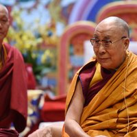 Foto: Dalailama vizītē Latvijā uzteic Eiropas Savienības garu