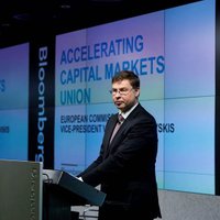 ES jāaizstāvas no 'alternatīvajiem faktiem', brīdina Dombrovskis