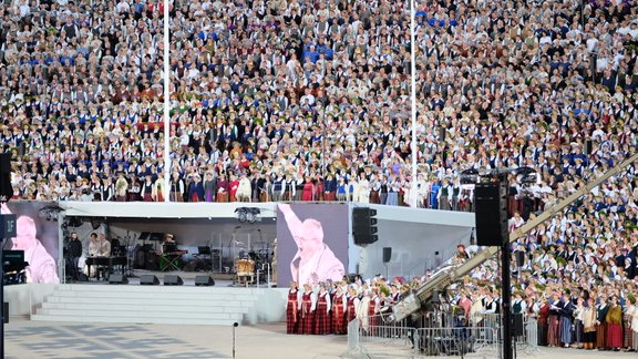 Dziesmu svētki 2018: Noslēguma koncerts "Zvaigžņu ceļā" - 147