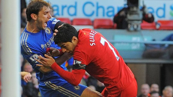 suarez - ivanovic (liverpool - chelsea)