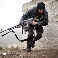 Sīrijas nemiernieku savstarpējās cīņas vēršas plašumā