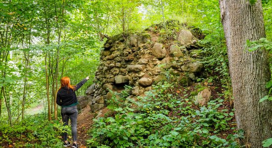 ФОТО. Подходит для осенних прогулок — замковый парк Дурбес