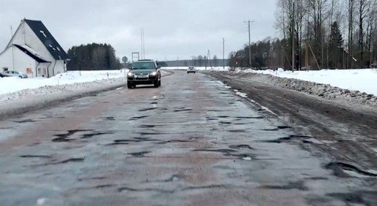 ВИДЕО: Участок дороги Гулбене – Смилтене полностью разрушен ямами