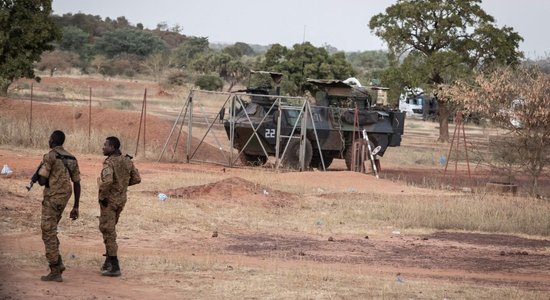 Uzbrukumā Burkinafaso ziemeļos nogalināti vairāki desmiti civiliedzīvotāju