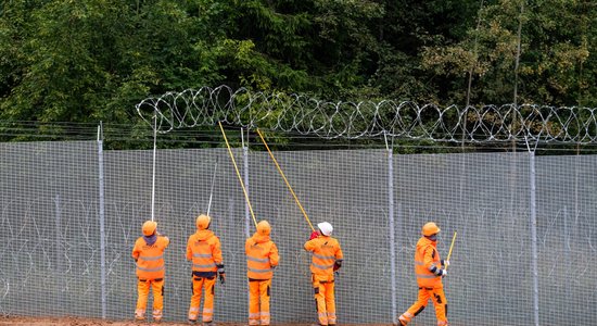 Фото: забор на границе с Беларусью закончат через два года – через него будет сложнее перебраться