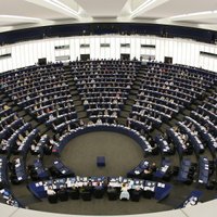 Žurnālisti iesūdz tiesā EP par atteikumu informēt, kā deputāti tērē dāsnās piemaksas