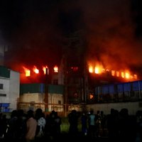 Ugunsgrēkā Bangladešas fabrikā bojā gājuši 52 cilvēki