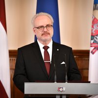 Президент: Латвия должна проявить солидарность с соседями, выступающими за демократию и независимость