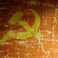Полицию безопасности встревожил советский флаг в волости