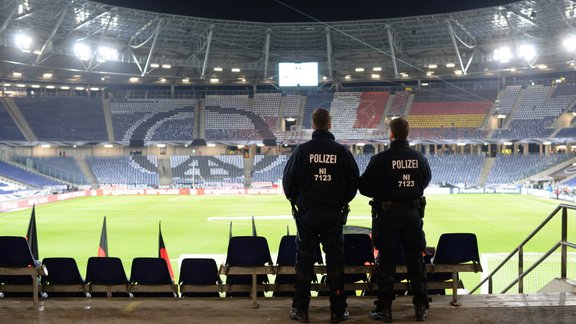 Futbols, atceļ spēli Vācija - Nīderlande - 7