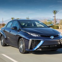 'Toyota' pārtrauks benzīna dzinēju uzstādīšanu automobiļos līdz 2050. gadam