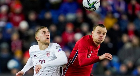Latvijas futbola izlase Norvēģijā sabojā mājinieku izredzes kvalificēties Pasaules kausam