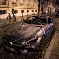 Kā pēc kara: Fotogrāfu iemūžinātie skati pēc Francijas protestiem