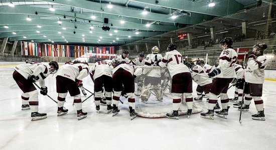 Latvijas U-20 hokejistiem turnīrā Čehijā zaudējums "bullīšos"