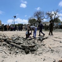 Pie viesnīcas Somālijas galvaspilsētā nogrand sprādziens; 10 bojā gājušie