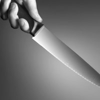 Саркандаугава: грабитель с ножом требовал один евро, но получил детским креслом по голове