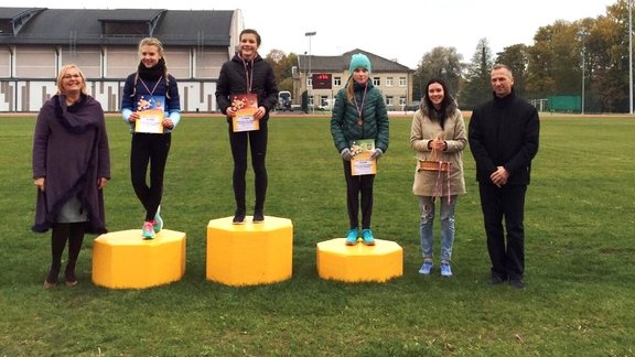 Jaunajā Saldus sporta stadionā notikušas pirmās sacensības - 23