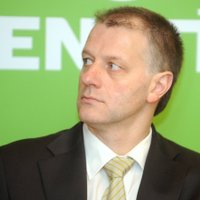 RD opozīcija pārmet Ušakovam arodskolēnu sabiedriskā transporta brīvbiļešu idejas atņemšanu