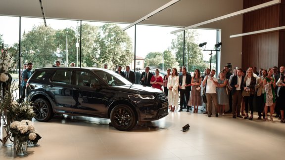 'Jaguar Land Rover' dīlercentra atklāšana Rīgā - 37