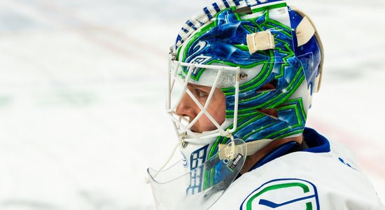 Vankūveras "Canucks" ar Šilova konkurentu Lankinenu oficiāli vienojas par ilgtermiņa sadarbību