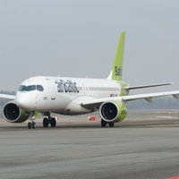 "airBaltic" lidmašīnu uz Barselonu, iespējams, skārušas tehniskas problēmas