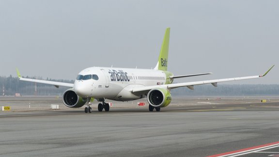 "airBaltic" lidmašīnu uz Barselonu, iespējams, skārušas tehniskas problēmas