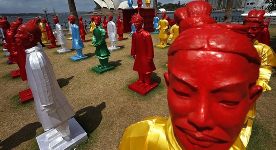 Dienas ceļojumu foto: Milzīgas, krāsainas Terakotas armijas statujas pie Sidnejas operas