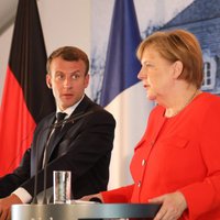 Меркель и Макрон: Россия должна немедленно освободить украинских моряков