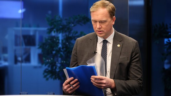 Ar "Latvenergo" un LVRTC starpniecību valsts no "Telia" pilnībā izpirks "Tet" un LMT daļas (plkst.19.15)