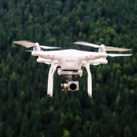 'LMT' kļūs par sertificētu dronu pilotu izglītotāju