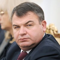 Сердюков на допросе не признал вину в растрате 56 млн рублей