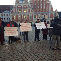 Video: Pikets Āgenskalna tirgus glābšanai