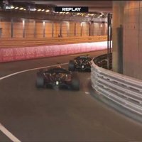Video: Milimetrs no šausmīgas avārijas slavenajā Monako tunelī