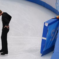 Krievijas olimpiskā cerība Pļuščenko izstājas no sacensībām un atvadās no sporta