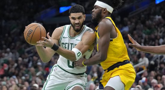 "Celtics" bez Porziņģa ierindā piekāpjas "Pacers" vienībai