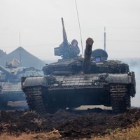 Mediji: Krievija Ukrainas robežas tuvumā steidz būvēt militāro pilsētiņu