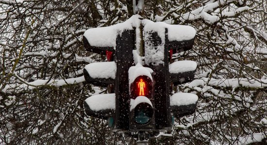 Не время для экономики? Почему латвийские города не спешат помогать жителям пережить "ковид"