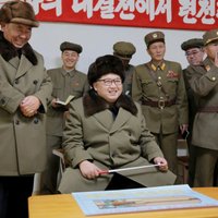 Mediji: Ziemeļkoreja veiksmīgi izmēģinājusi cietās raķešdegvielas dzinēju