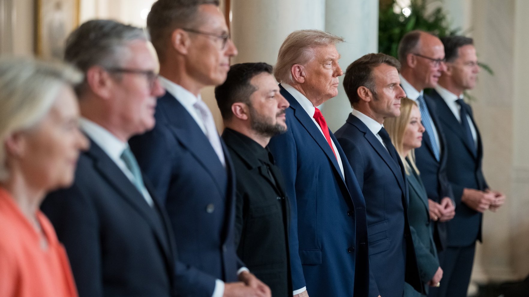 Spiediena rīks pret sabiedrotajiem vai reāls plāns? Ko nozīmē Trampa draudi pamest NATO